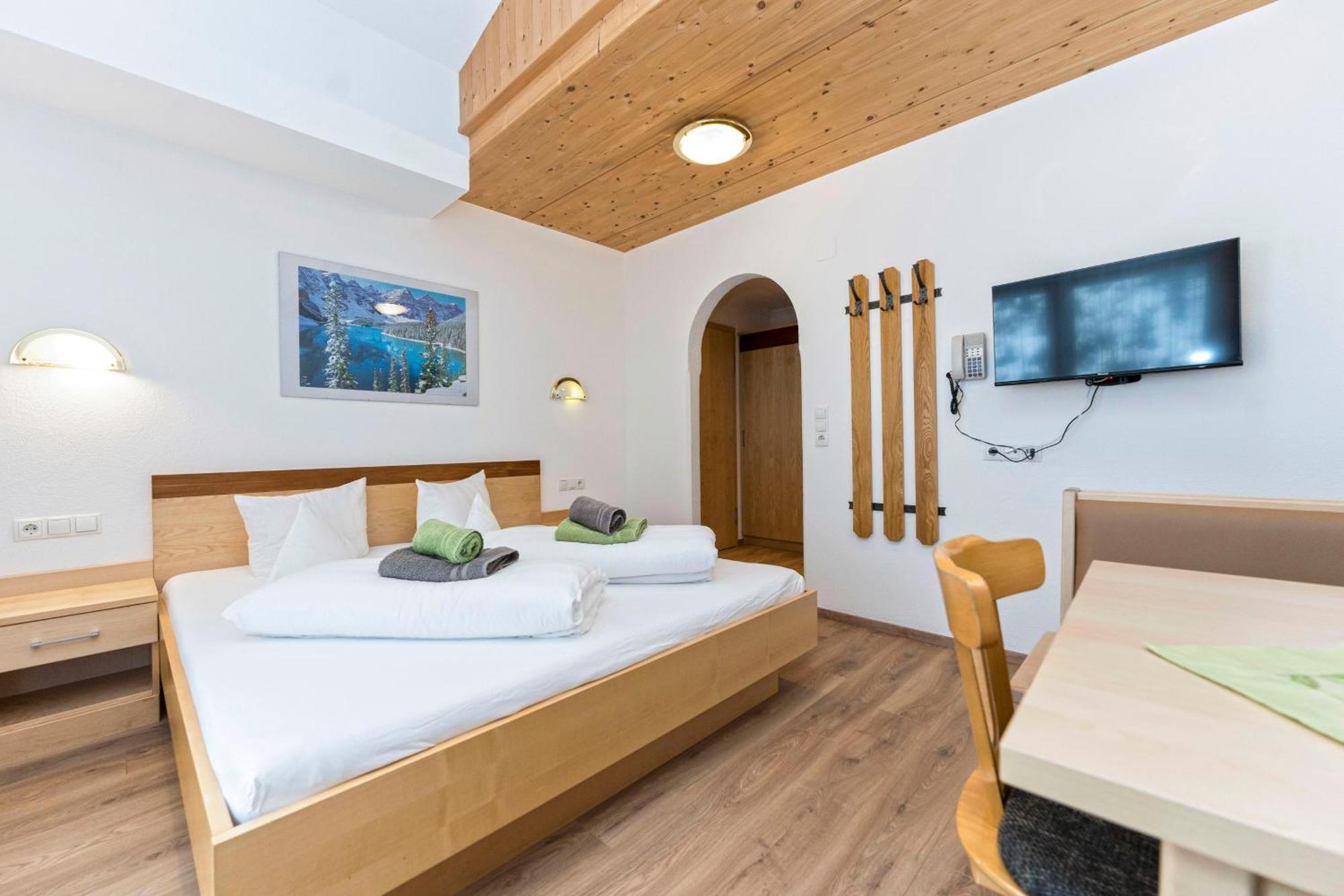 Bed & Breakfast Garni Siegele - Inklusive Silvretta-card Premium *